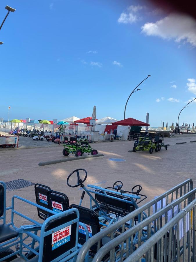 Appartement Rdc Avec 1 Chambre A 5 Metres A Pied De La Digue De La Panne Eksteriør billede